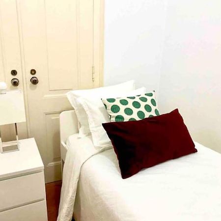 Romantic Chiado 7 -Private Small Single Room With No Outside Window Лиссабон Экстерьер фото