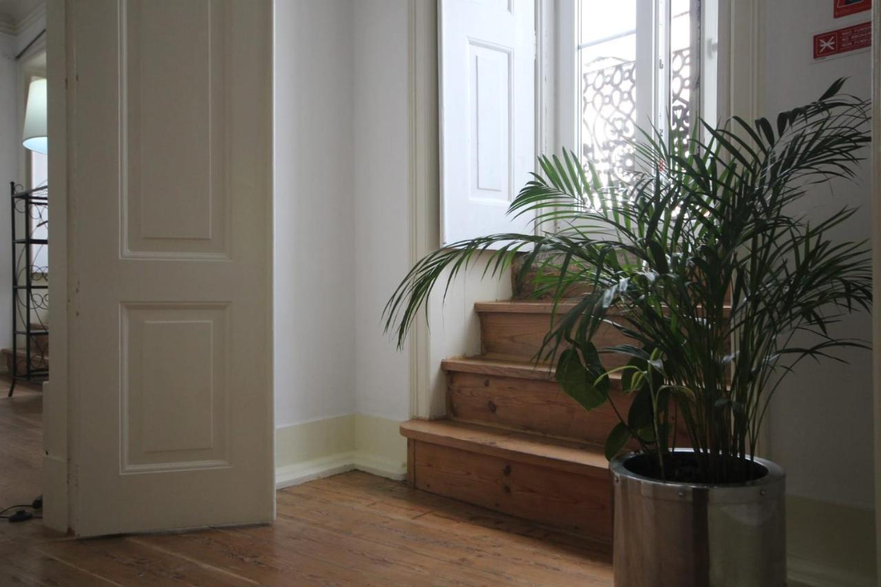 Romantic Chiado 7 -Private Small Single Room With No Outside Window Лиссабон Экстерьер фото